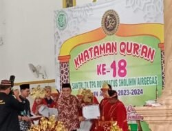 Harukan Warga, 75 Santri TK/TPA Roudhatus Solihin Airgegas Sukses Khataman Alquran