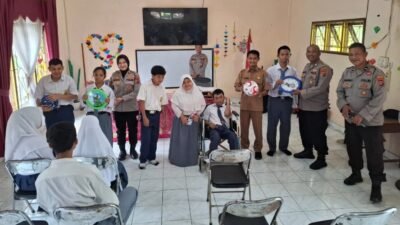 Sat Binmas Polres Bangka Barat Sambangi SLBN Mentok, Ajak Anak-anak Hebat Lawan Bullying